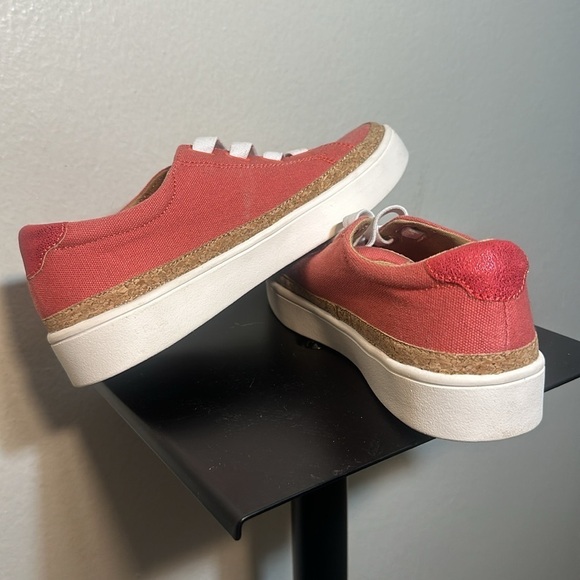 Revitalign Waco Shoe Company - Picture 6 of 6